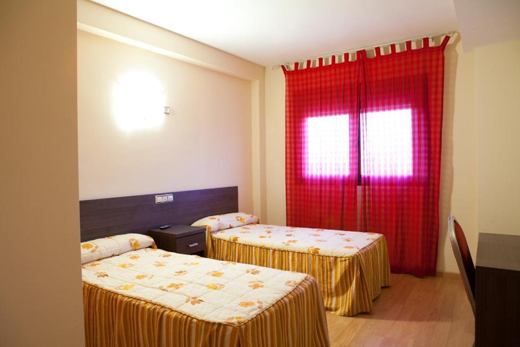 Hotel Casa Marzo Кариньена Номер фото